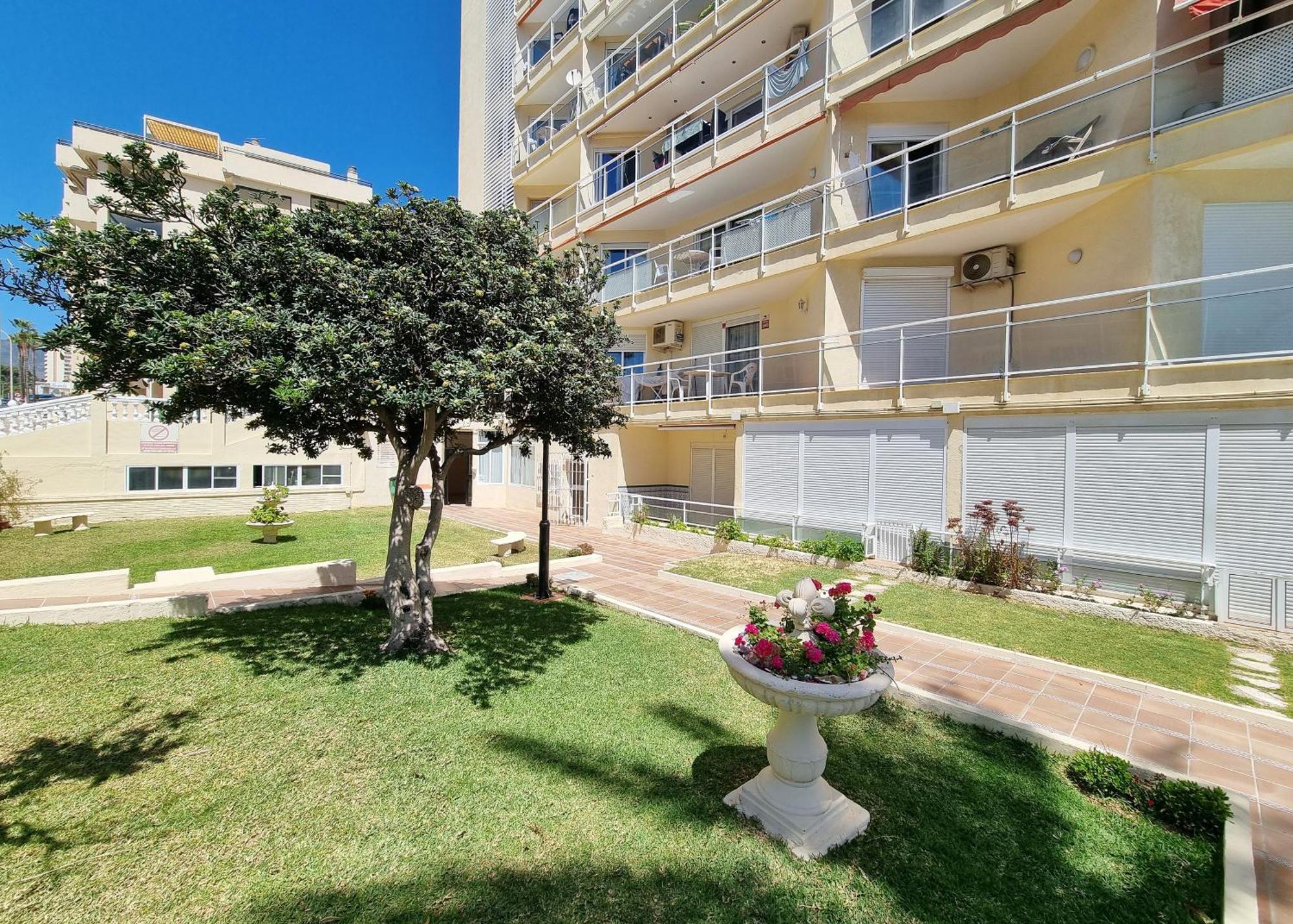 Tinoko Apartament In La Carihuela Beach Торремолинос Экстерьер фото