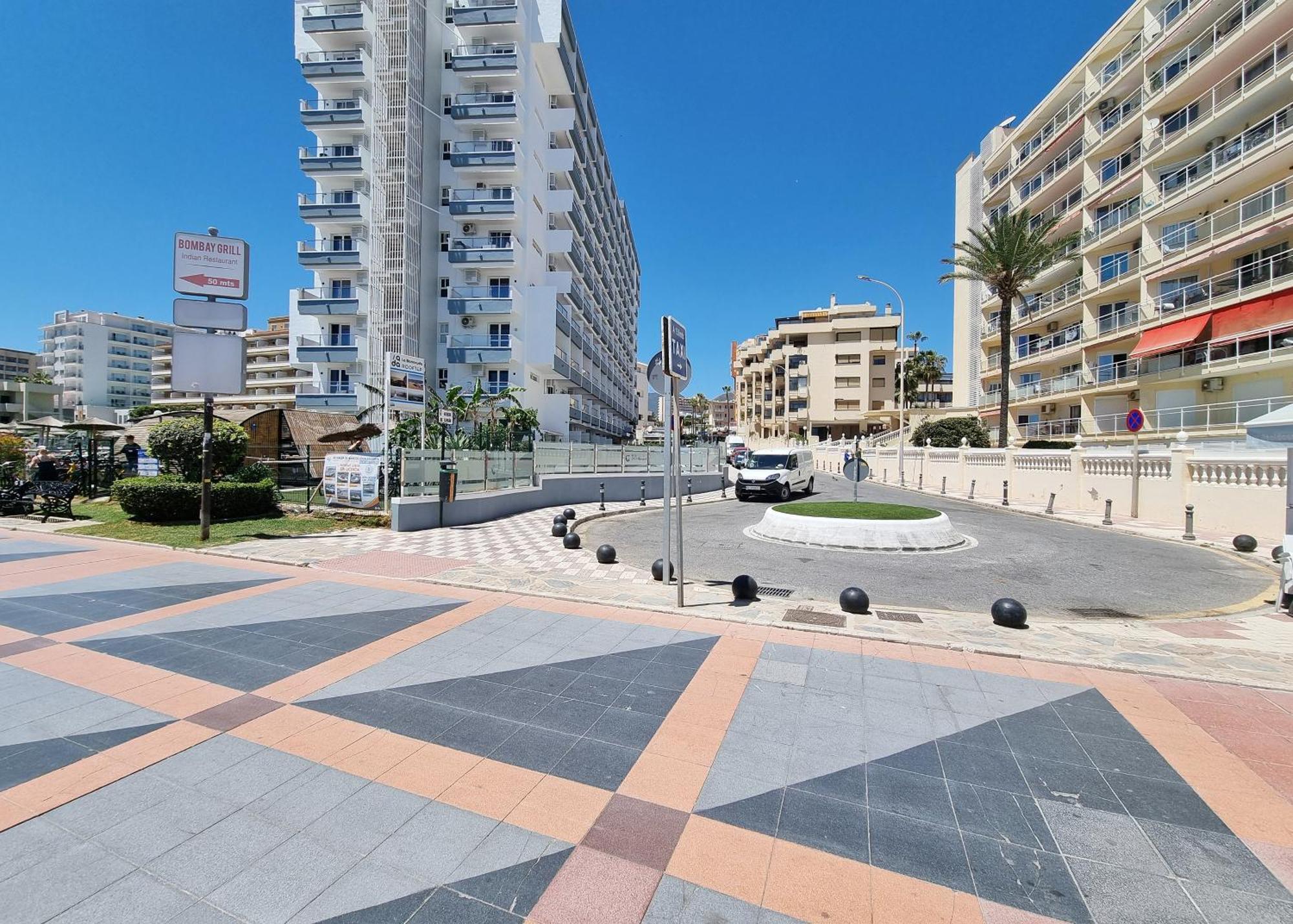 Tinoko Apartament In La Carihuela Beach Торремолинос Экстерьер фото